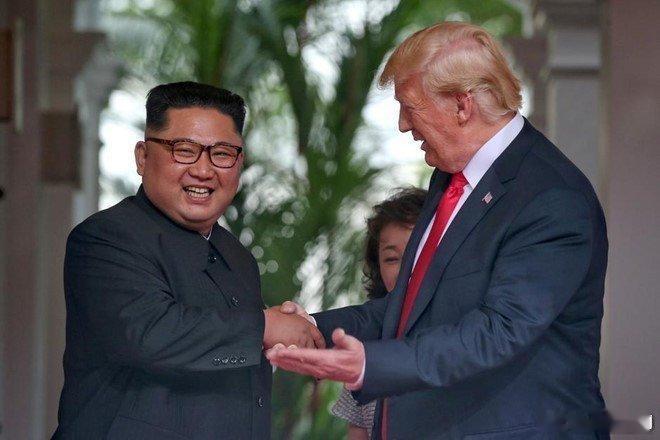 白宫称，特朗普仍愿意与金正恩交流沟通，愿意两人进行通信。 ​​​