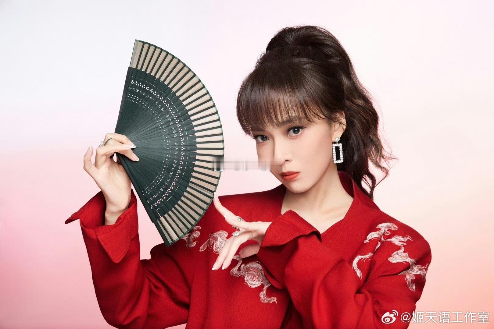 姬天语春晚闽南歌的含金量 非遗簪花、闽南歌曲，都是两岸共同的根！姬天语这一曲《欢