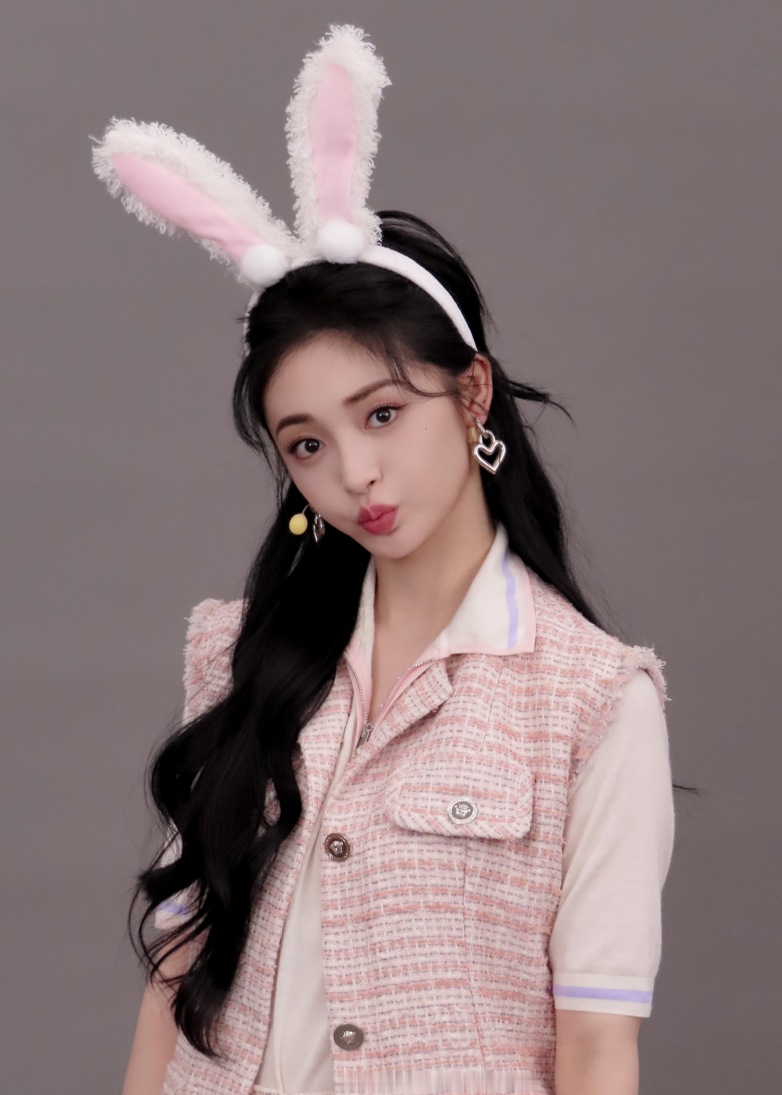 周洁琼   美腿长靴，发射发射＞＞＞💕💕💕 