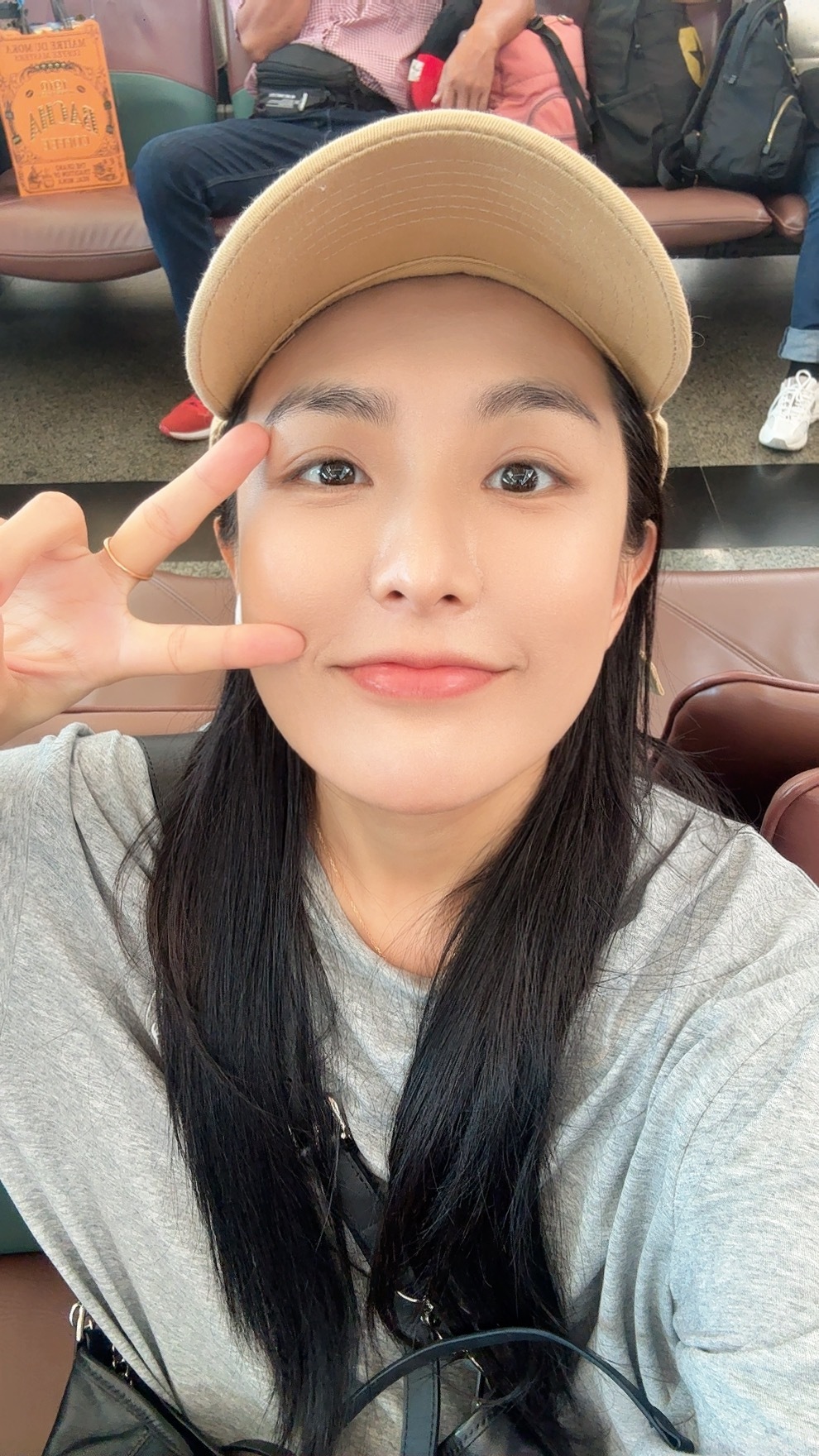 又是要连轴转出差的一个礼拜 今天是素颜小糖  ​​​