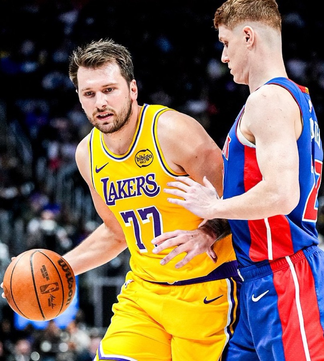 湖人日报：“湖人球迷正在全方位体验卢卡·东契奇的比赛风格：他要么用30次出手砍下