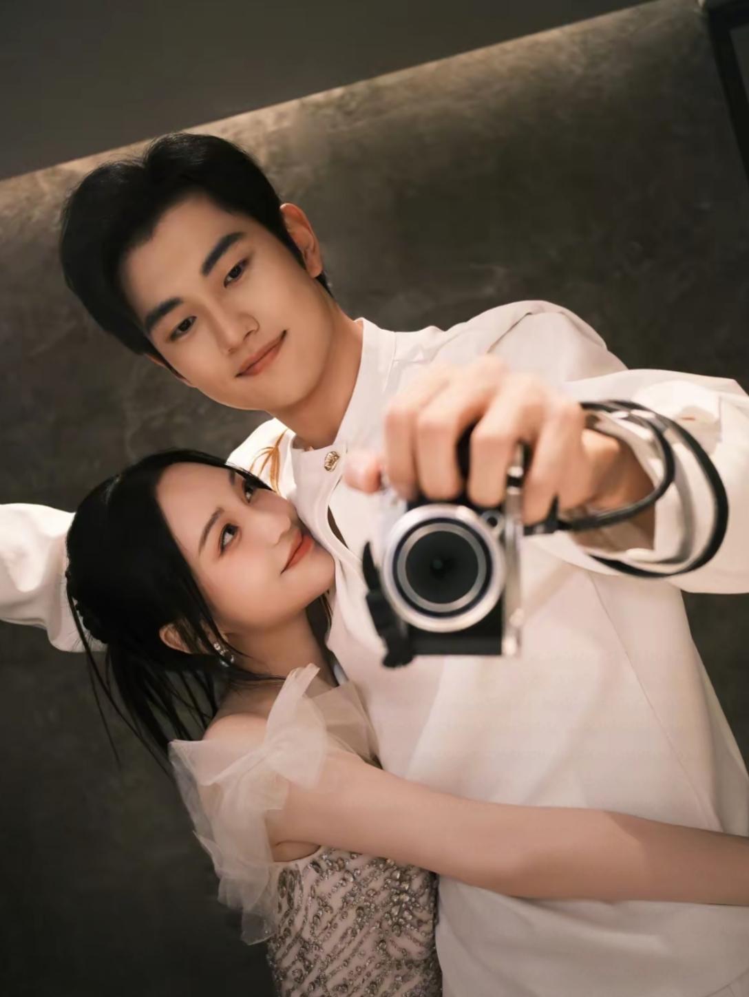 炸裂！金莎这婚前协议是把男友当外人啊？
 
金莎和小17岁男友的这段恋爱，最近因