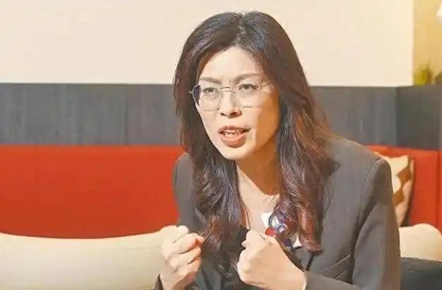 万万没想到，郑丽文竟然曾经抛出这么犀利的问题！她曾问道：“如果有一天，我们真的和