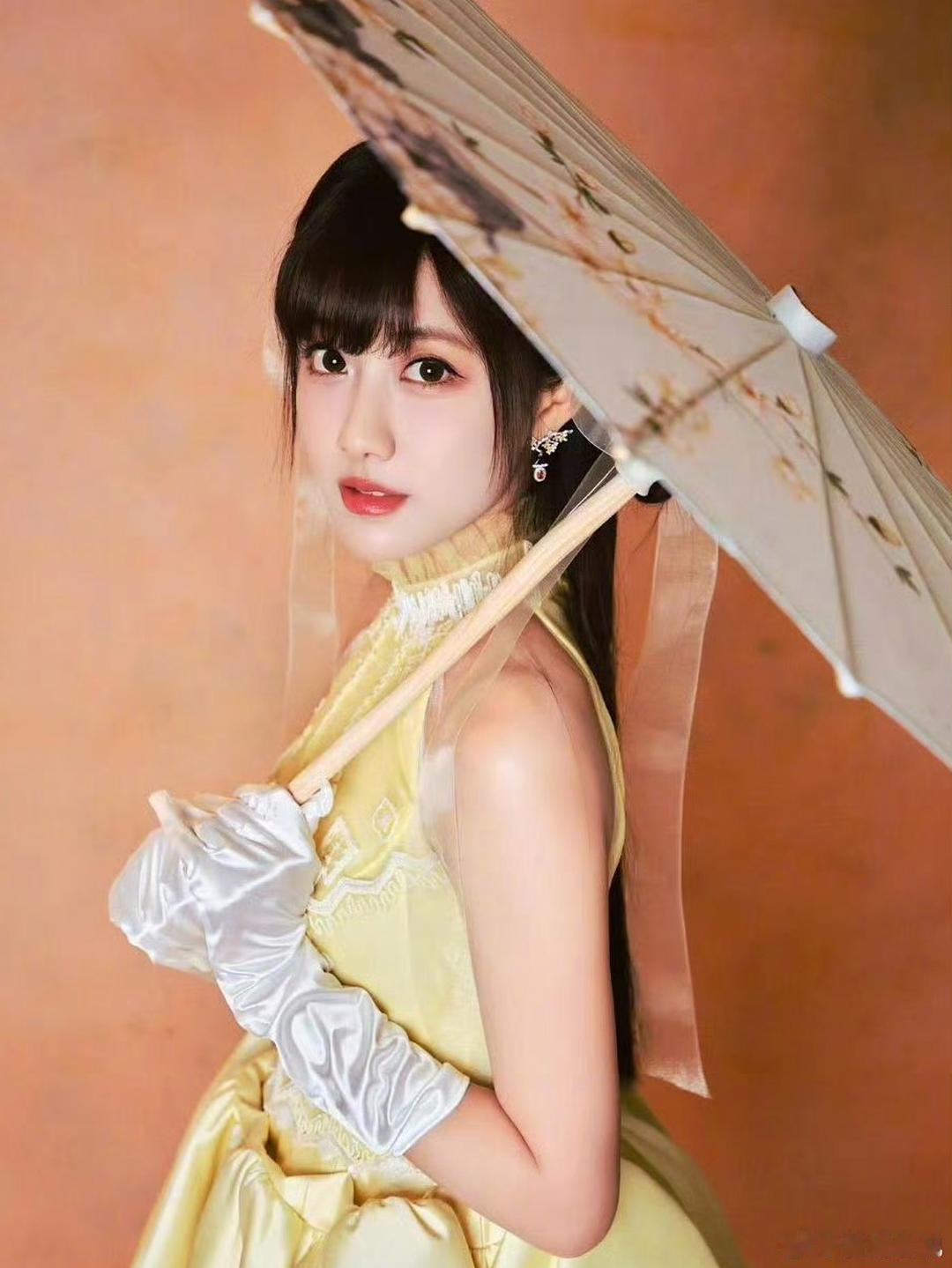 李艺彤官宣离开丝芭 李艺彤发文官宣离开丝芭，“期约已满，在丝芭传媒转身谢幕。既是