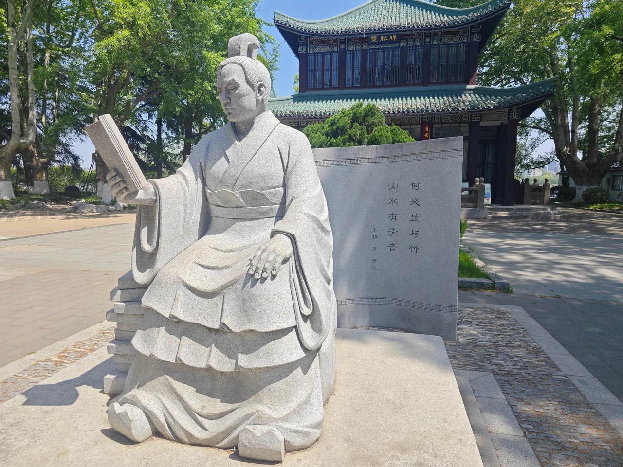 《文选》烂，秀才半，昭明太子功德无量
