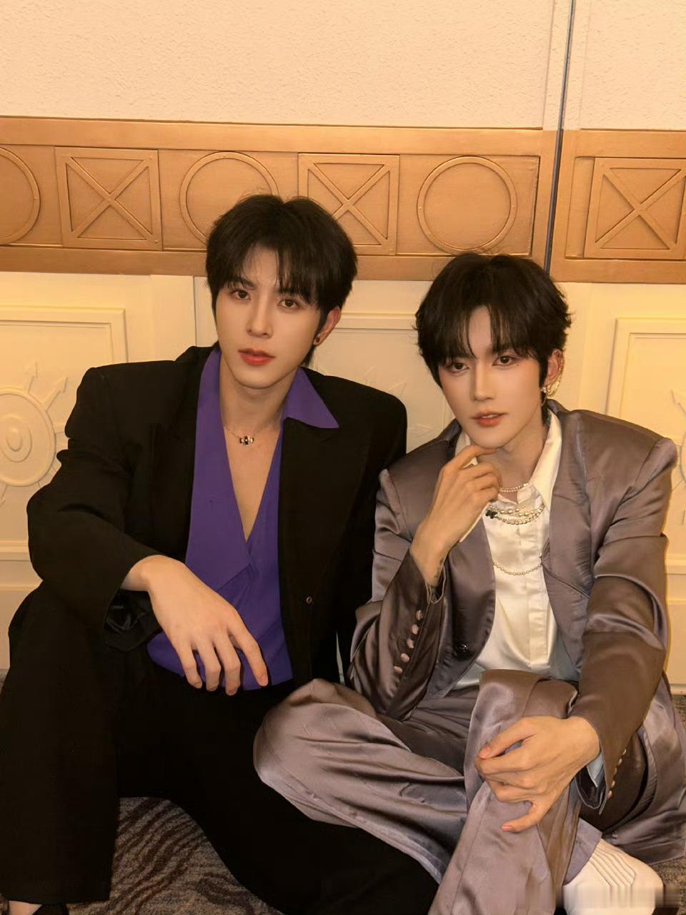 他红是迟早的事突然想到了邱鼎杰和黄星，感觉这俩人会迟早红透整个内娱的！ 