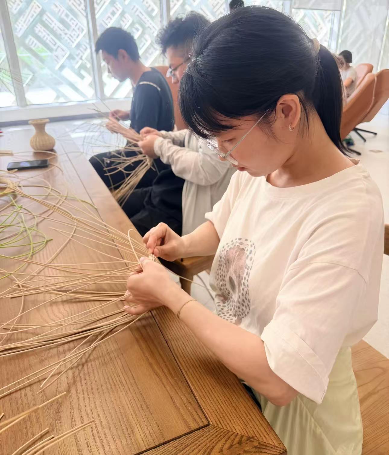 秦岭笑谈 细拾竹篾之韵，赓续竹编非遗青春三下乡曲阜师范大学暑期社会实践三下乡 曲