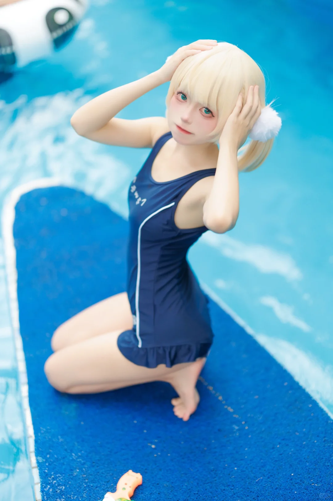 快和小萝莉一起玩水趴~