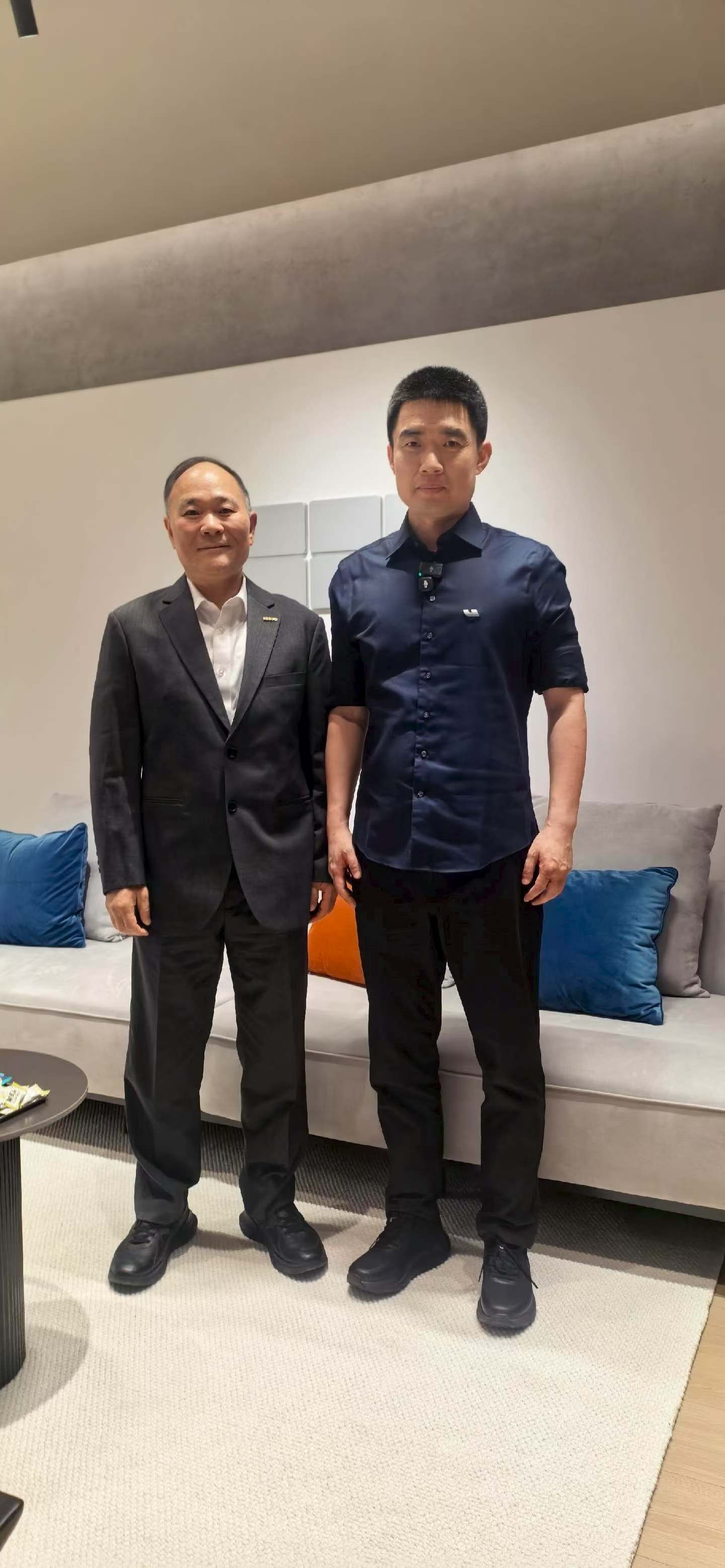 李想这是去取经了吧，老势力们的韧性是值得学习的 