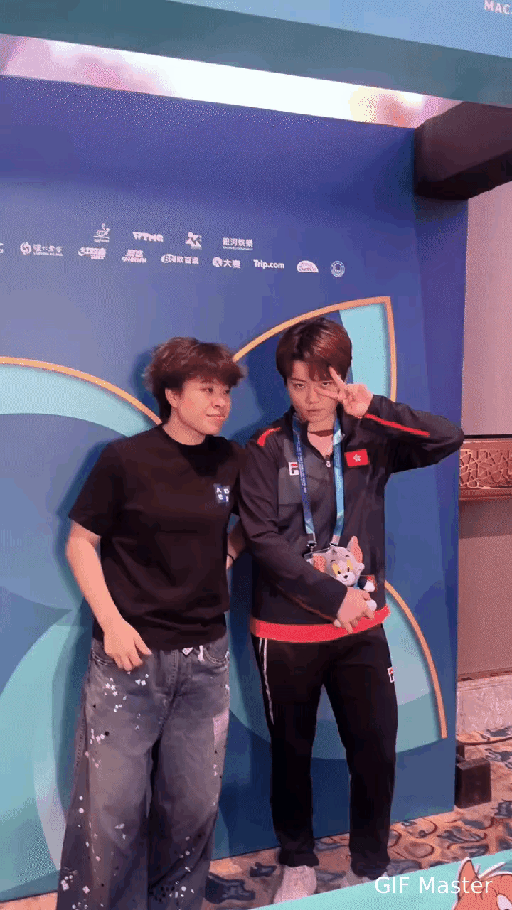 王艺迪和杜凯琹很欢乐，真是姑嫂一家亲呀。
王艺迪又和杜凯琹分一组了，两个人近期经