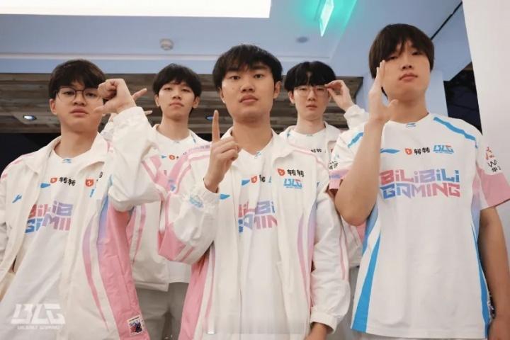 英雄联盟 第一赛段决赛重演，BLG再次面对JDG，你看好谁晋级下一轮？两队今年已