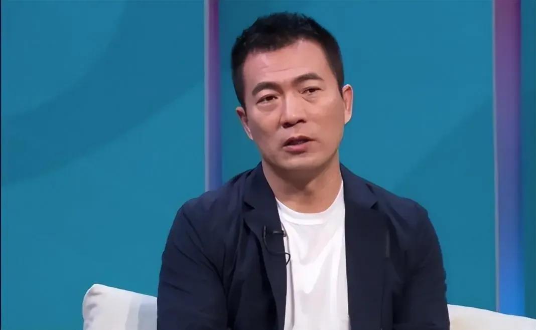 足球场上的“风暴”：9 月 17 日的争议之战
 
“砰！”一声巨响，足球如炮弹