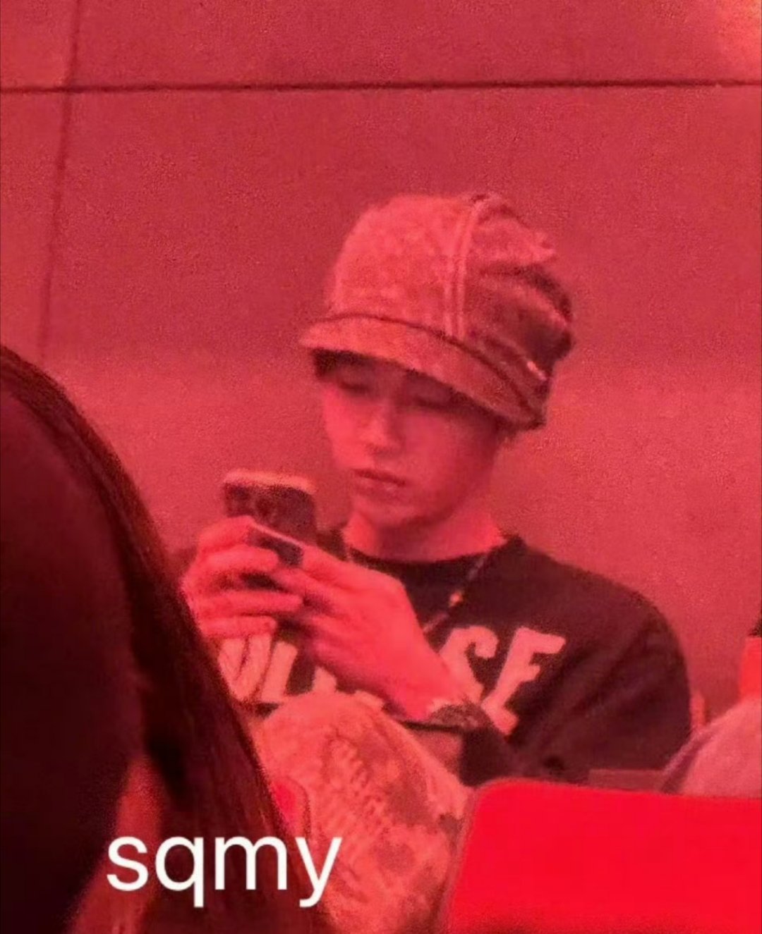 网友看twice演唱会偶遇章昊！ ​​​