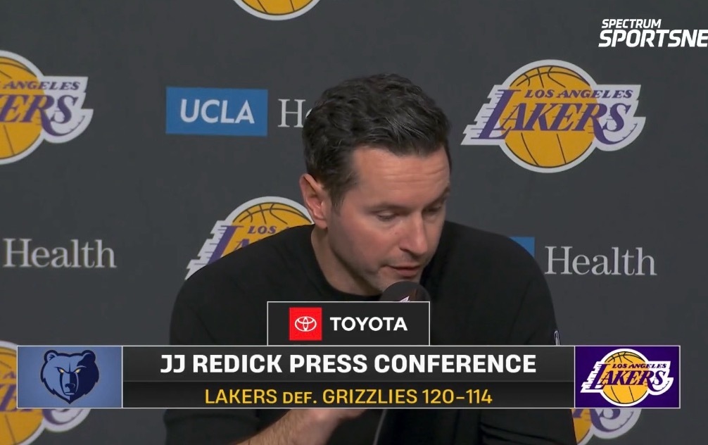 昨天在训练中批评了湖人队之后，雷迪克表示，球队今晚ATO只出现了一次失误。 