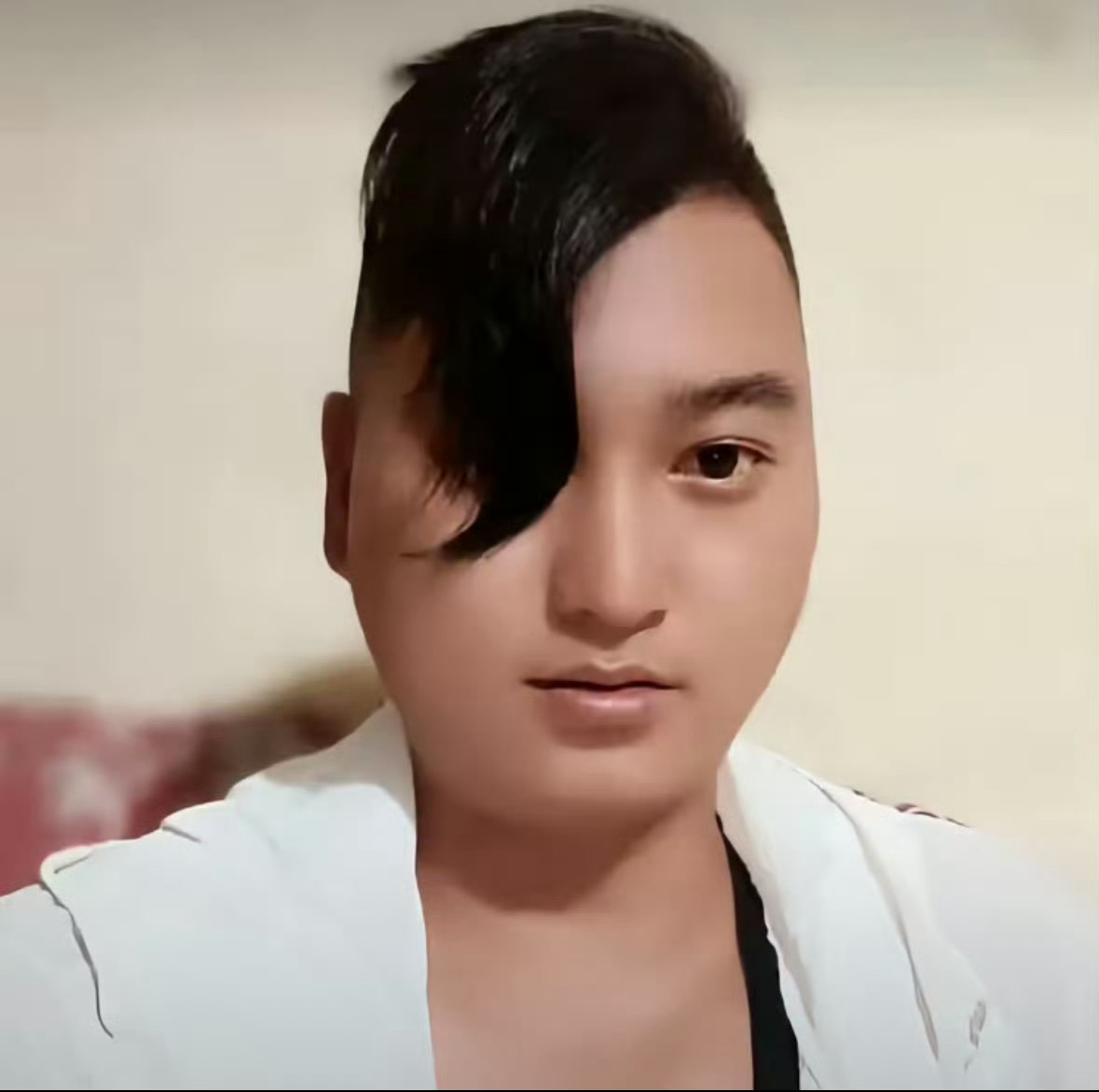 我的头像本人，今天机会用完了。等我明天认回去！ 