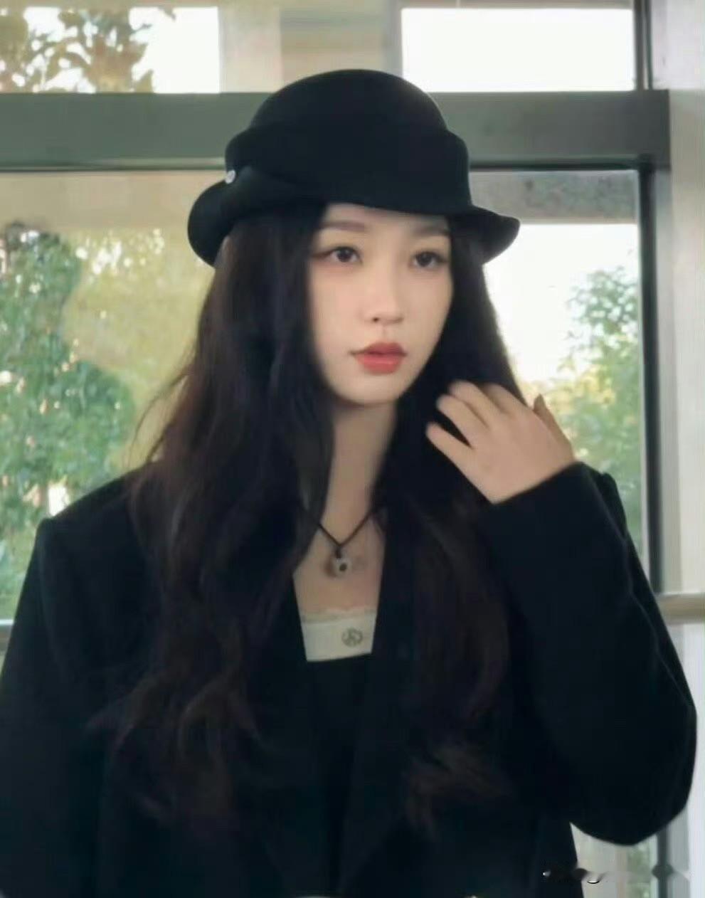 12月3日，虞书欣是不打算回内娱了么？
《双轨》环内娱，率先官宣在北美播出！
自