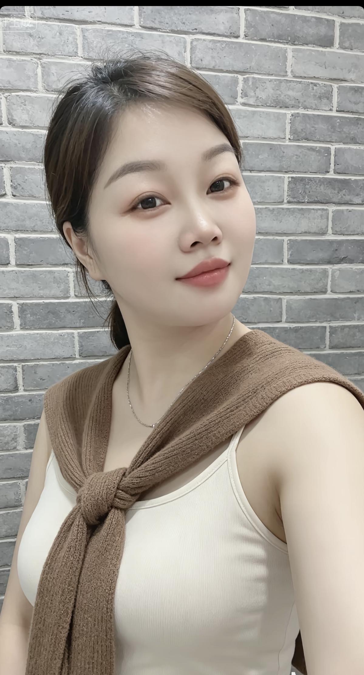 气质女神，优雅迷人。