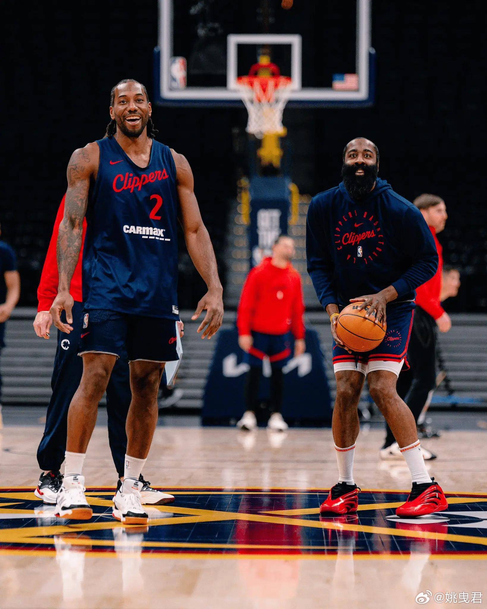 快船队要先打独行侠与雷霆，而开拓者则面对马刺，大几率两队的最后一次对决将决定谁获