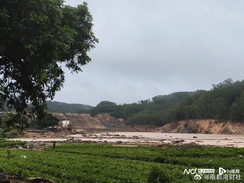 【#广西强降雨已致6人死亡11人失联#，已紧急转移安置13万人】7月7日晚，广西