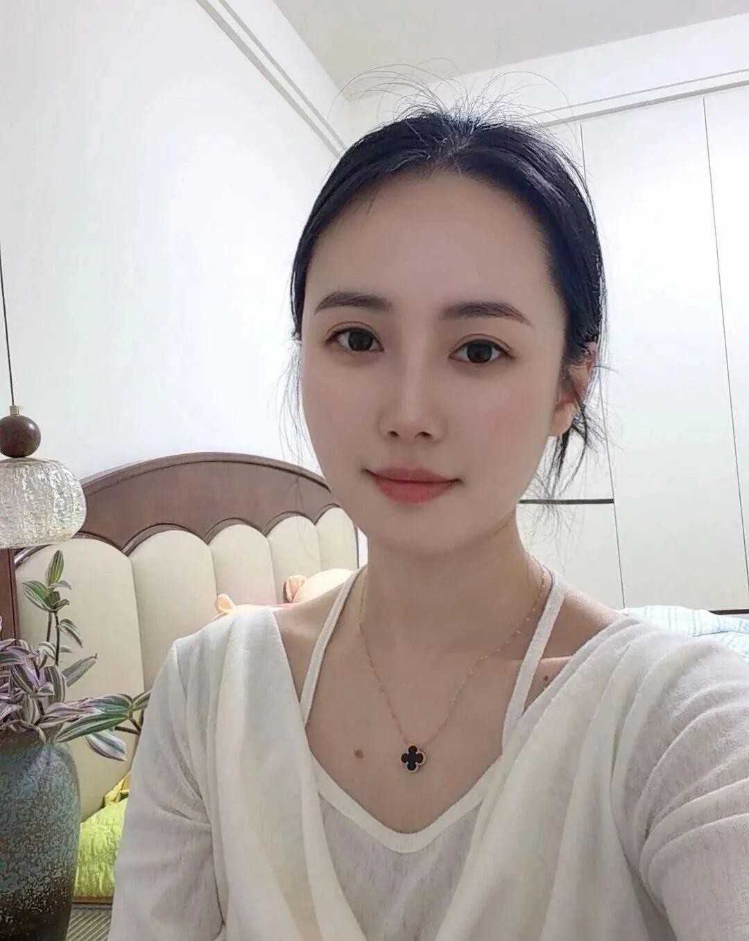 86年的虎，40岁了！
落落大方，好好生活，远离所有让自己不开心的人和事。慢慢就
