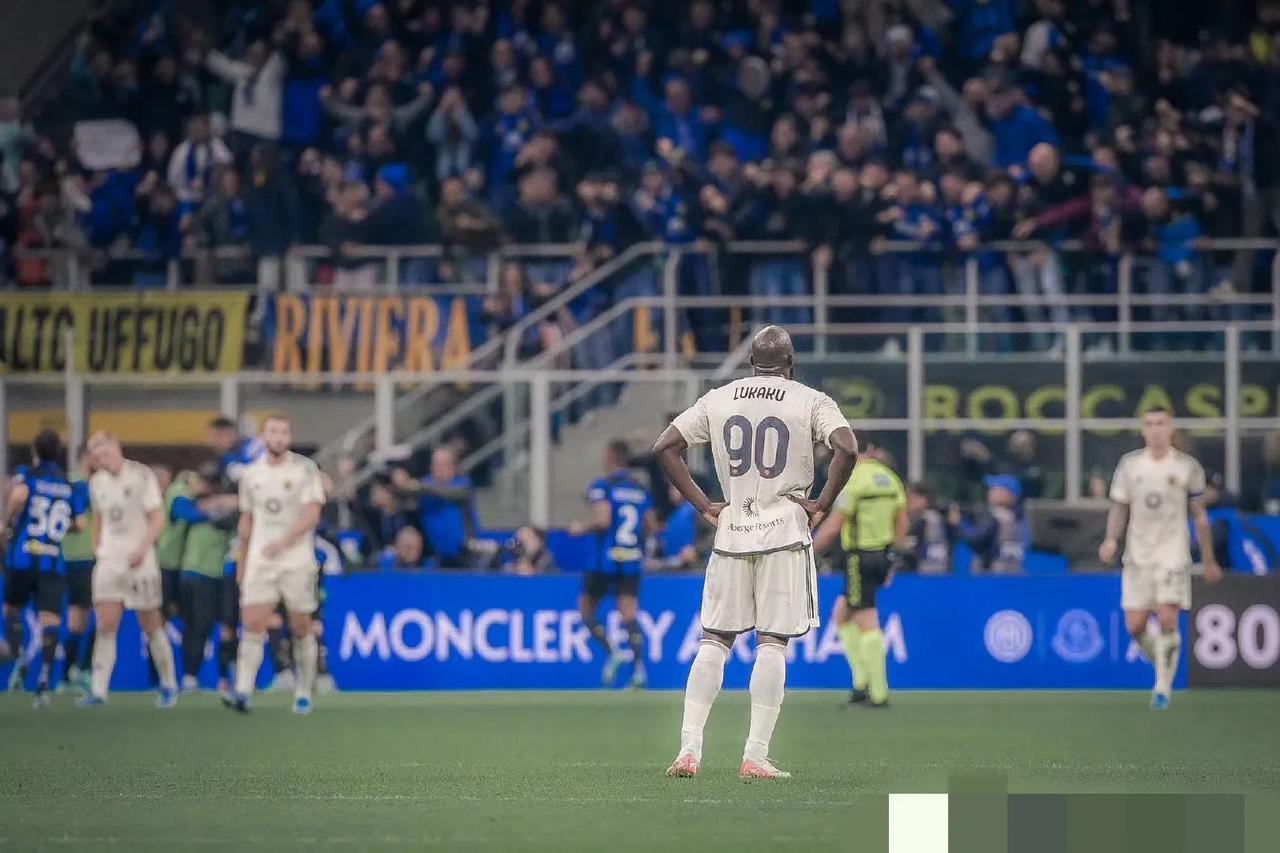 国际米兰1比0罗马 ，卢卡库本场比赛数据统计：26次触球，0射门，0过人，0助攻
