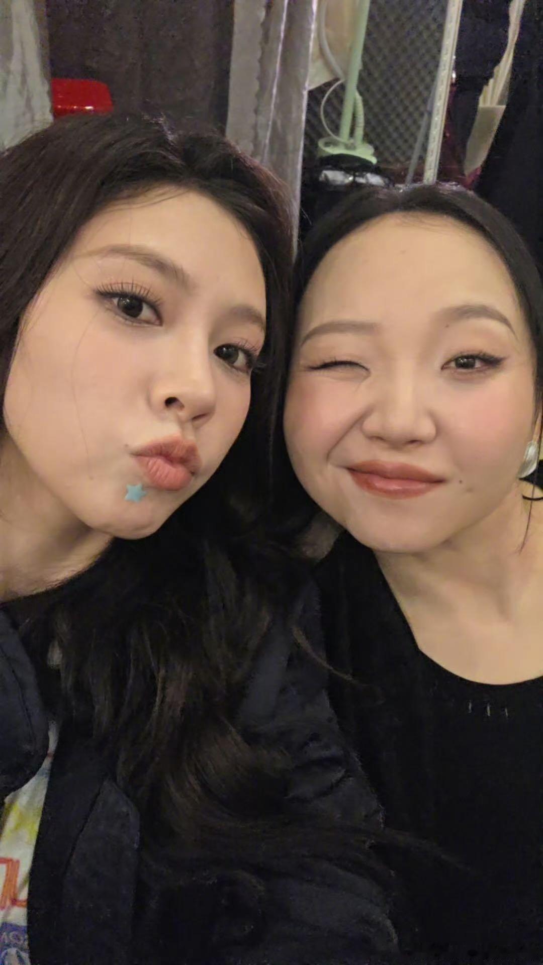 宋妍霏使劲刮名字这一刻代入宋妍霏的视角真的会崩溃的，感觉刮出空白票的那一刻她都要