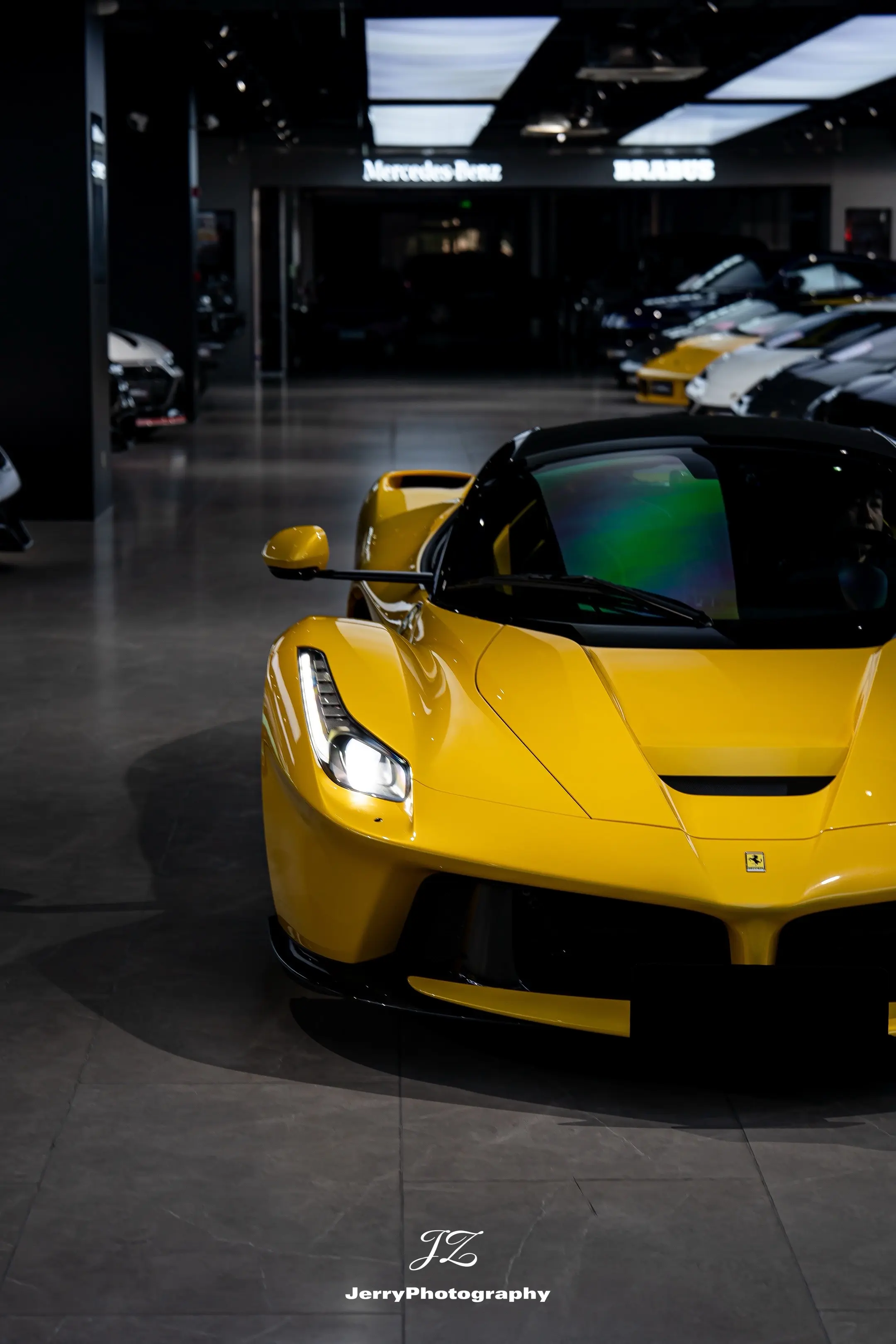 LaFerrari aperta.多次有缘错过终于见到了这台黄色的敞篷拉法
