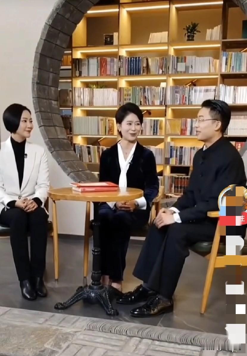 郭有才讲道德经，让我想起老家的巩二哥，也是小学文化研究周易，实际上真的不能质疑他