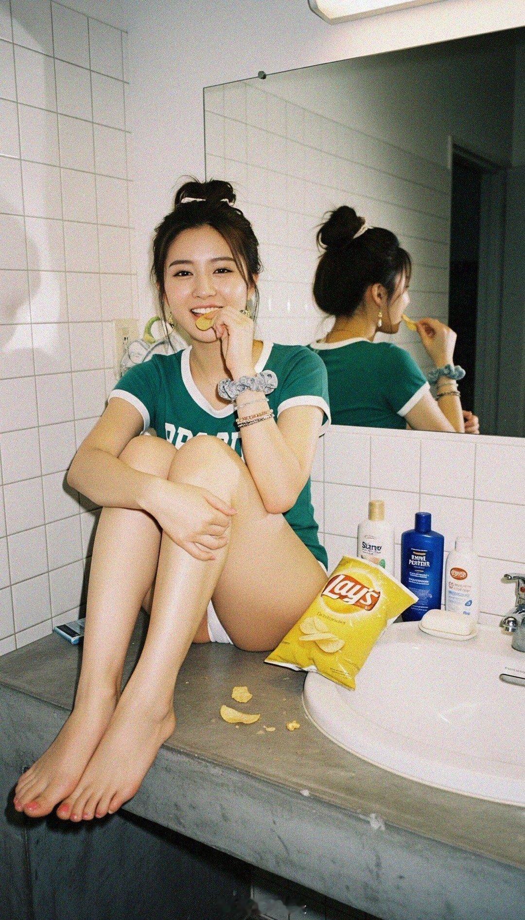 你的价值观，就是只谈利益，那么围绕你的人，就是追名逐利的人。看重利益的人，贪欲旺