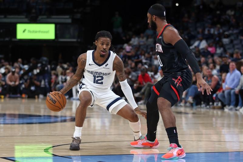 告别“牛马”生涯！NBA火箭轻取状态低迷的灰熊。杜兰特得分勉强上双，但其作用有目