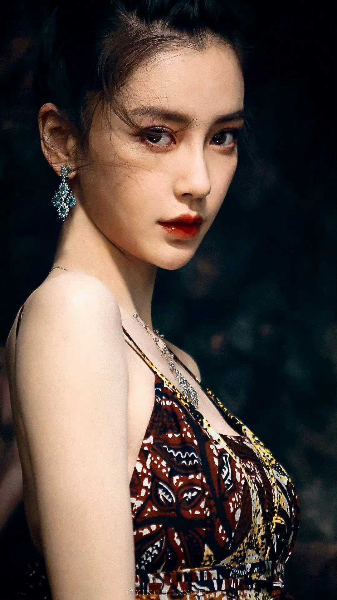 angelababy angelababy “我沿着星河捡着你遗落在月亮旁的浪漫