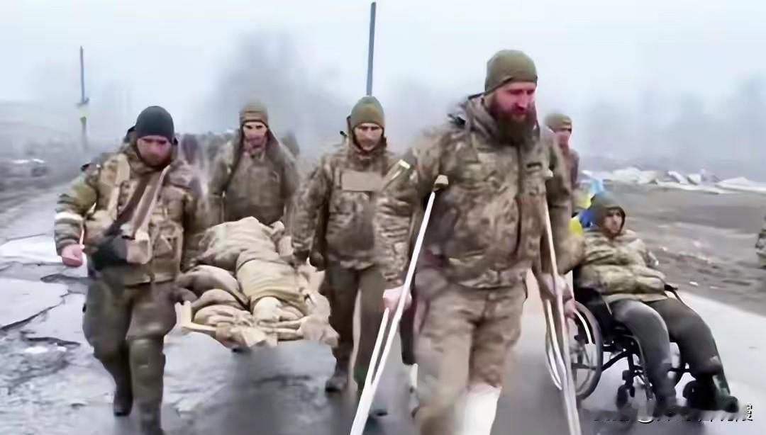 “我们撤出波克罗夫斯克啦，乌拉 ！”：乌军士兵欣喜撤离该城市群
