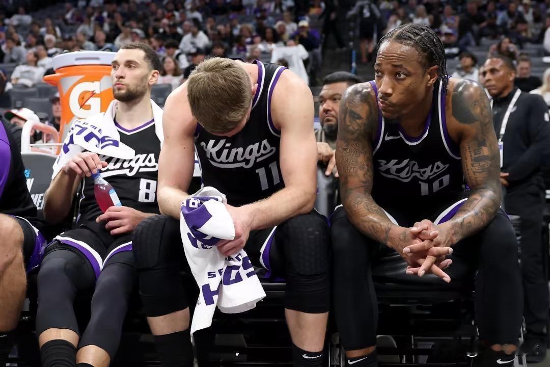 战绩不佳！国王全队大甩卖
根据shams的报道国王全队范围内的所有交易谈判均持开