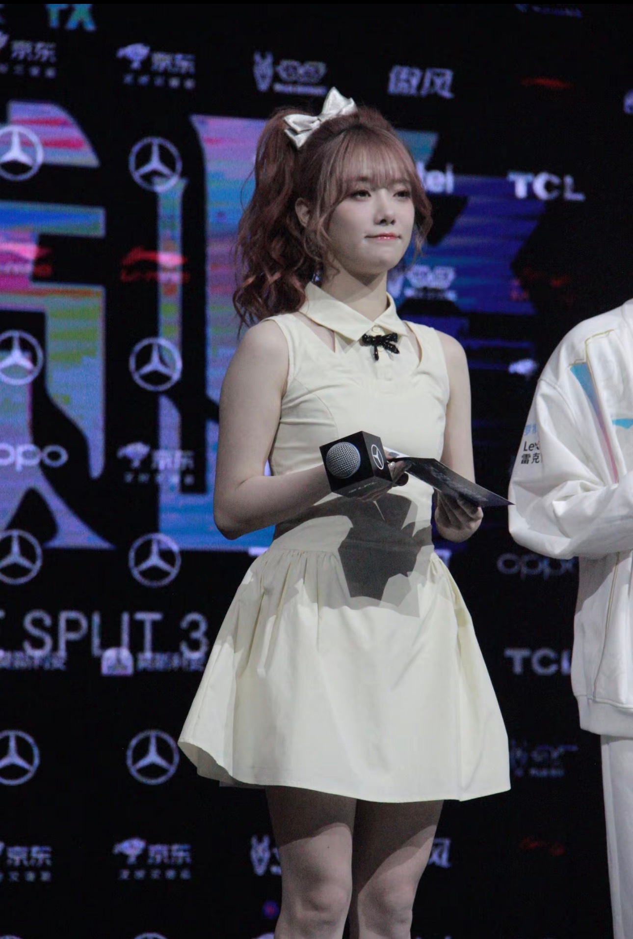 等小钰回应小钰姐啥时候回应呀，我们大家都在等你！而且小钰在LPL当这么多年主持，