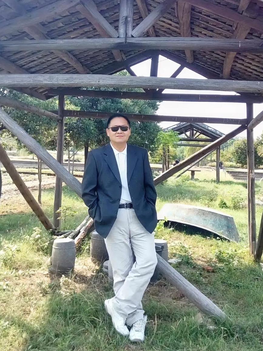 好不容易上岸，60岁开始了人生下半场，再也不去折腾，也耗不起。

我从退休以后，
