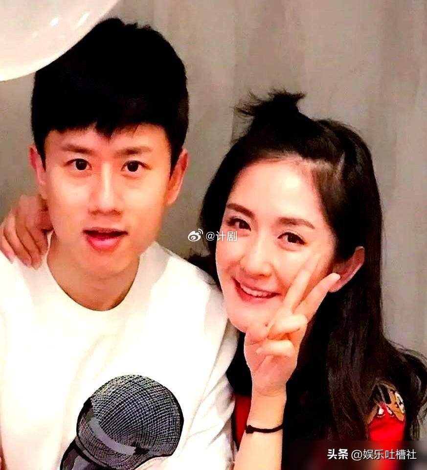 谢娜这次，真的走了一步昏棋。留几手在直播里直接点破：薛之谦当年在节目上的话，是编