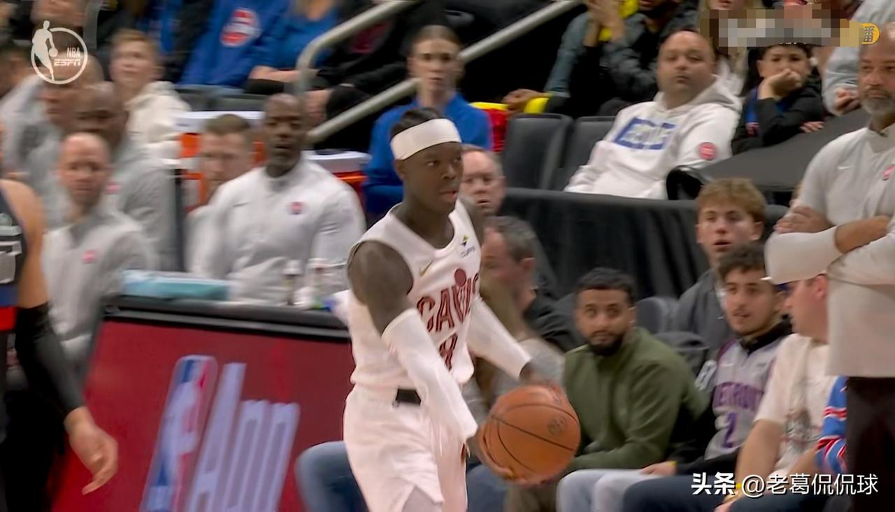 骑士大将施罗德真是太有责任感了！在今天骑士客场以119：122输给活塞的赛后，施