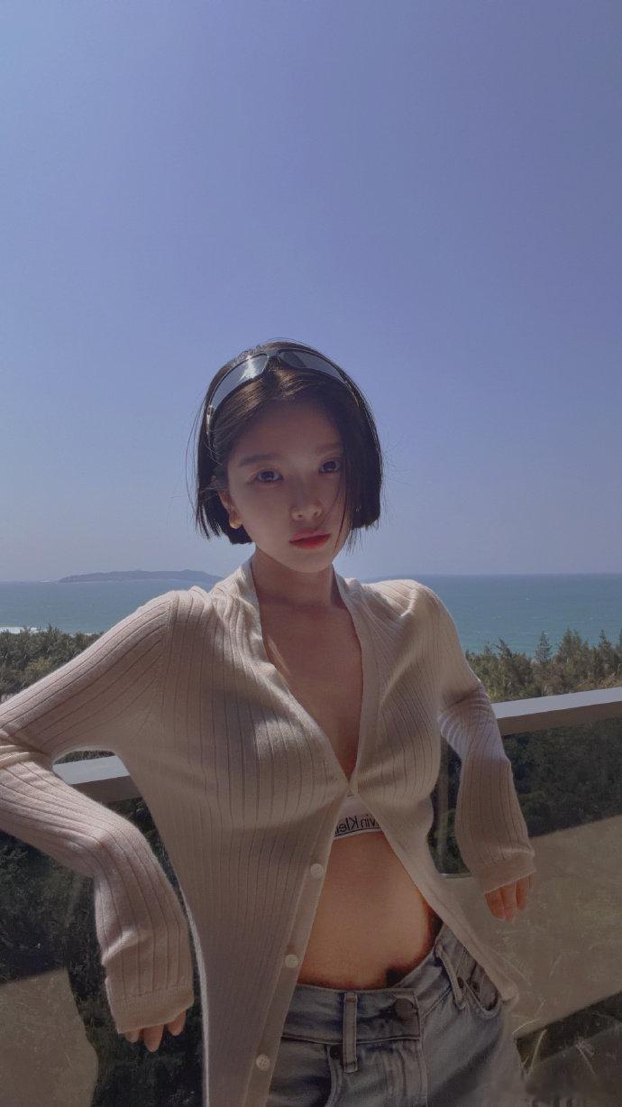 王灿晒比基尼照 王灿晒比基尼照，身材真好啊！王灿说做了妈妈也可以穿衣自由呀