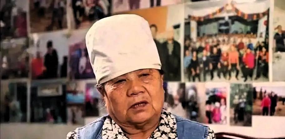 1983年，韩雅琴的早餐店，来了4名刑满释放的寸头少年，出于心善，韩雅琴给他们盛