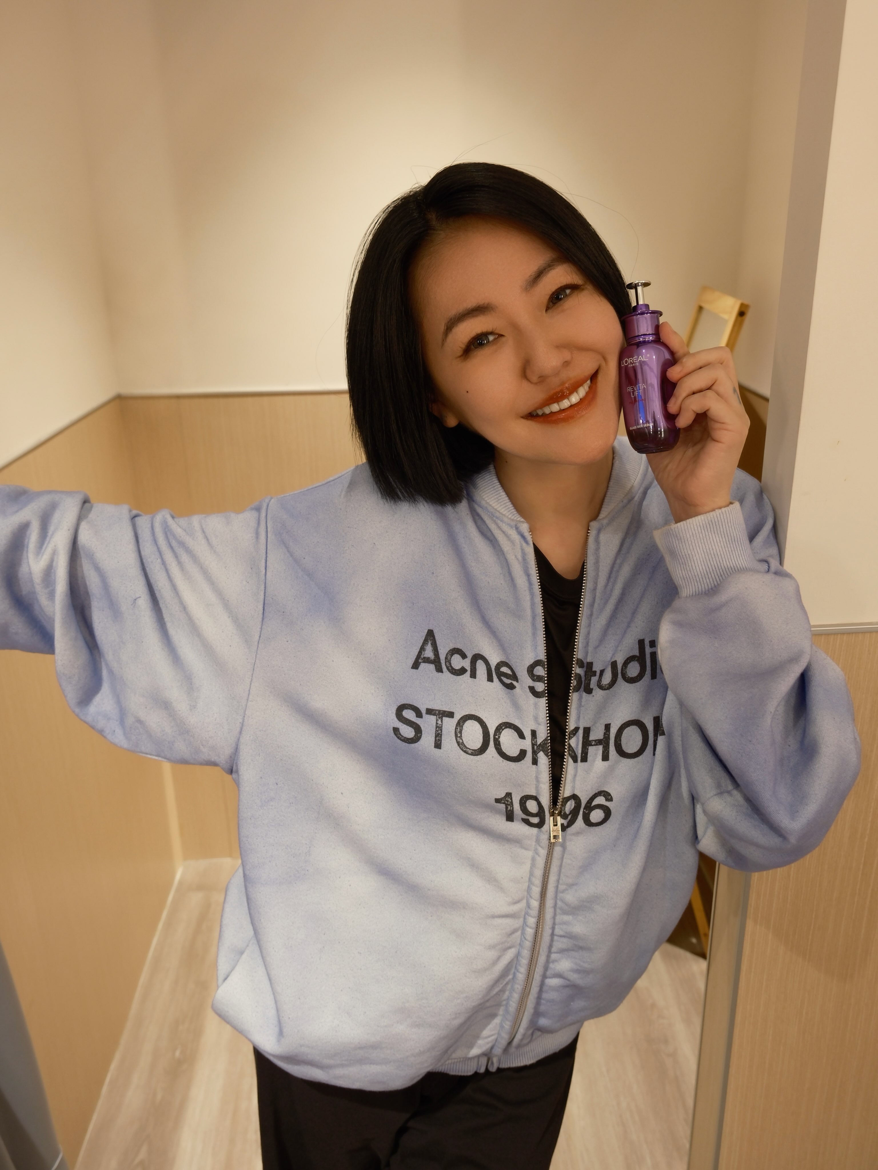代言人小S分享巴黎莱雅新品PDRN紫光瓶💜（小提醒：不是紫水晶🤣） 