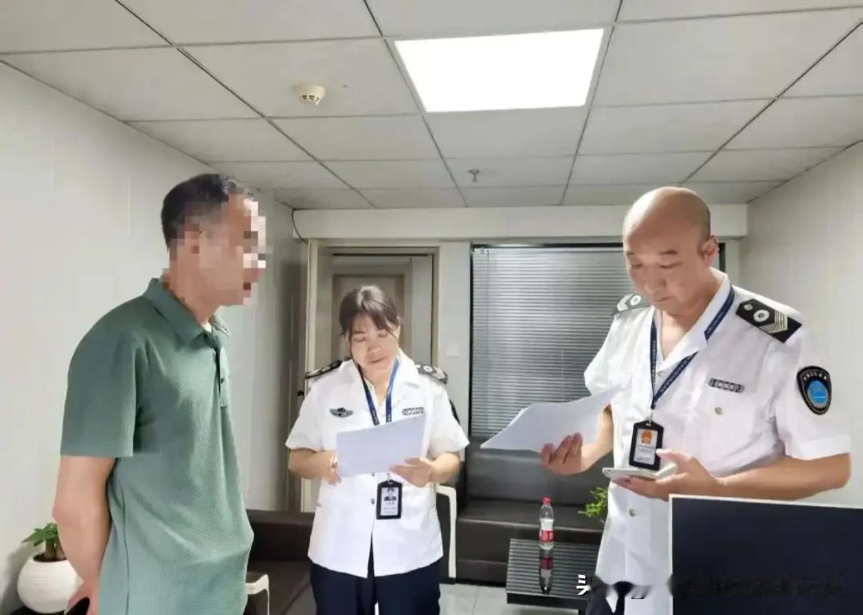 太狠了！63岁老人治1颗牙被拔12颗，种10颗！医院：为你好？官方：罚到头掉！
