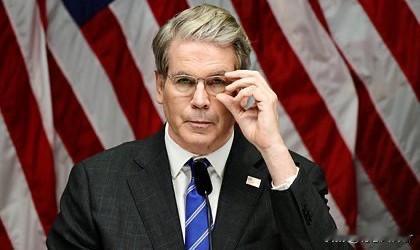 世界警察太强硬了！
美国财政部长贝森特表示，美国仍然保留对俄罗斯实施制裁和增加关