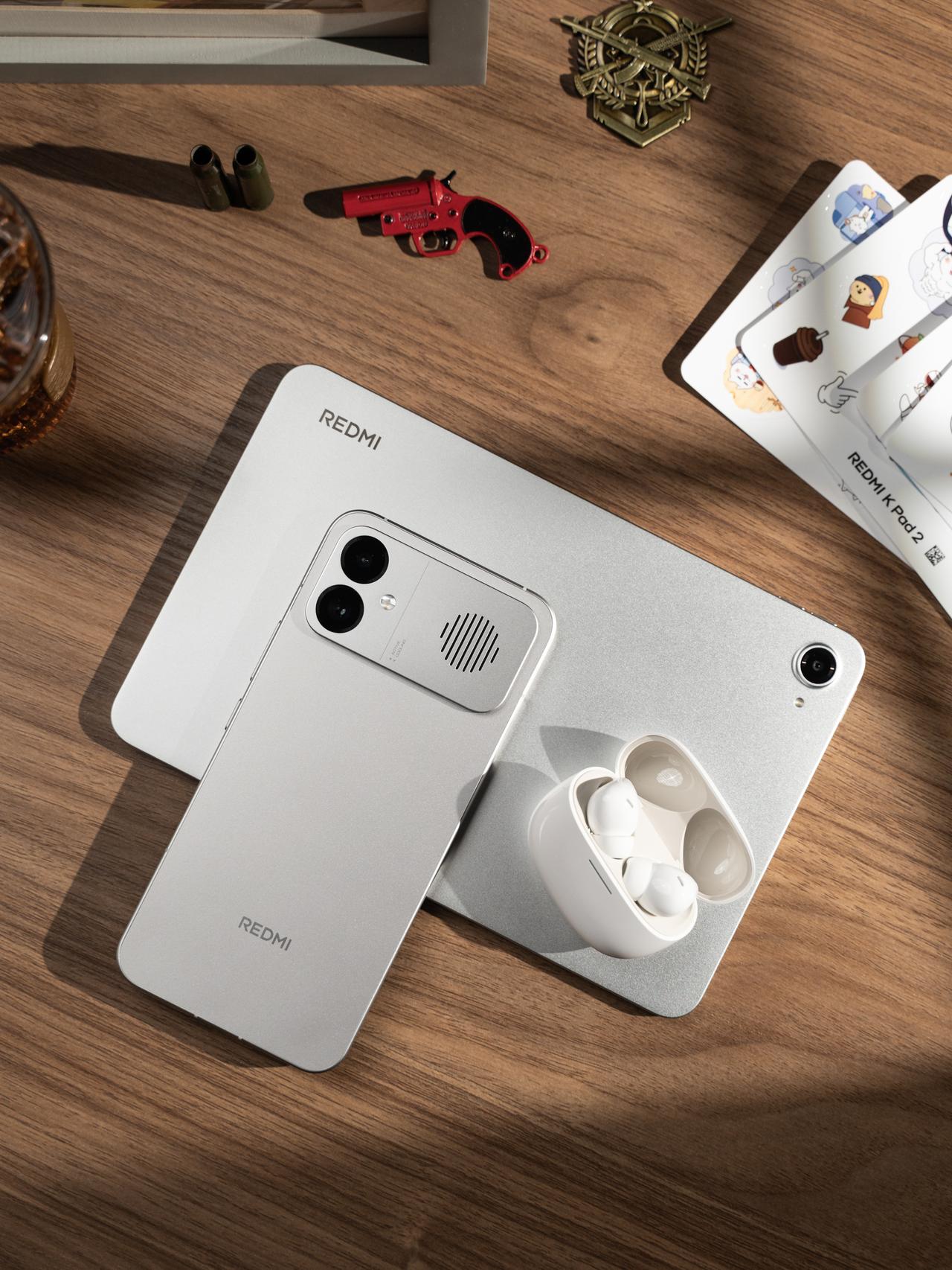 REDMI K90 Max+K Pad 2+Bus 8，最近的热门游戏搭子三件套