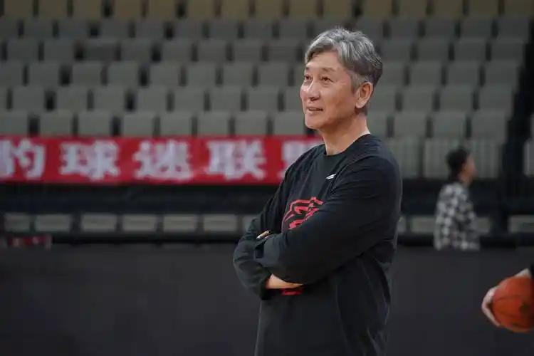 闹着玩儿呢？曝深圳队又更换主教练，顾全接任郑永刚
这戏码我太熟了，深圳队总是愿干