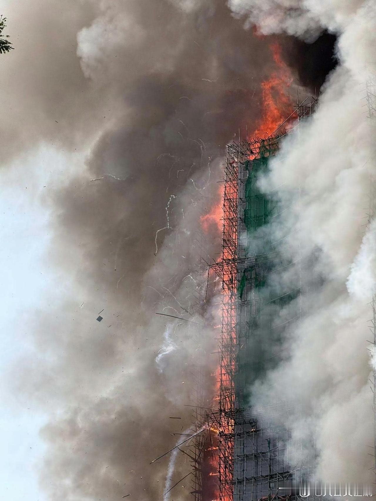 香港火灾后，你们老公都跟你们说了教训，我男朋友也跟我说了教训，以后就回农村盖个房