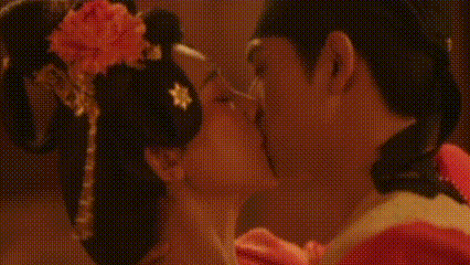 白天离婚晚上做回真夫妻何惟芳蒋长扬🥵这脸红心跳的场面，导演太懂我们想看什么了 