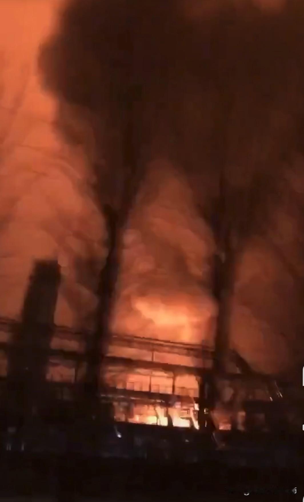 乌军再袭俄炼油厂，直击雅罗斯拉夫尔！乌军无人机袭击雅罗斯拉夫尔炼油厂俄乌局势

