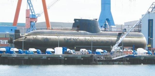 德国拟售印的214型潜艇，是一款采用单壳体设计、搭载氢燃料电池AIP技术的出口型