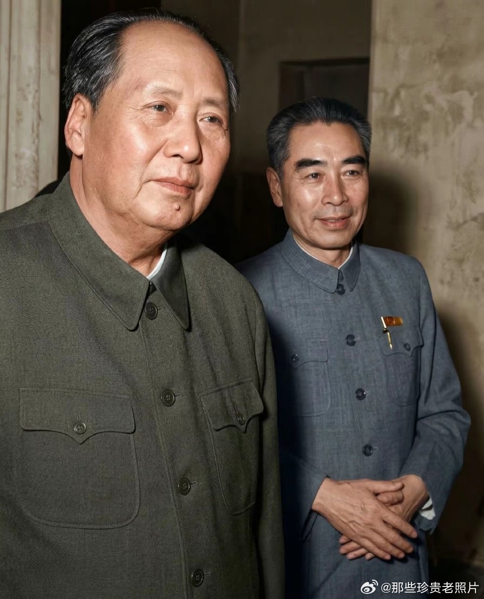 伟大的毛主席和周总理 