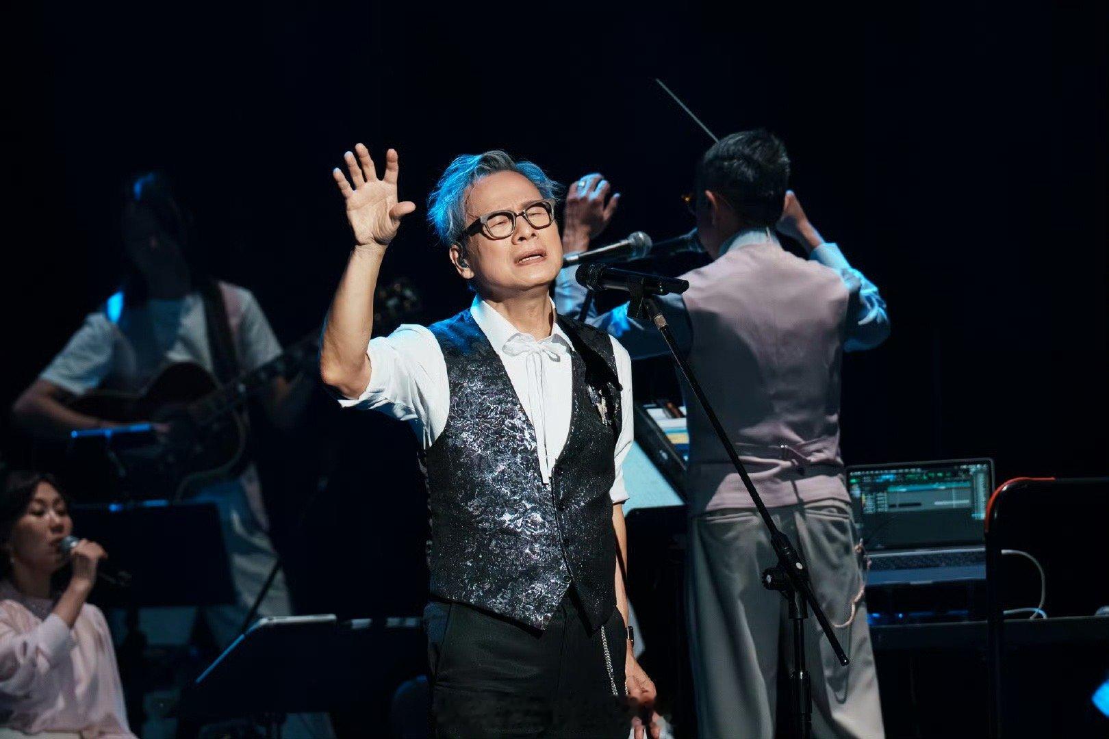 七旬老人给巡演圈上强度了 看到巡演规模直接respect！罗大佑老师用八城十六场